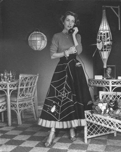 1950s-Spiderweb-Halloween-skirt-costumes-398x500